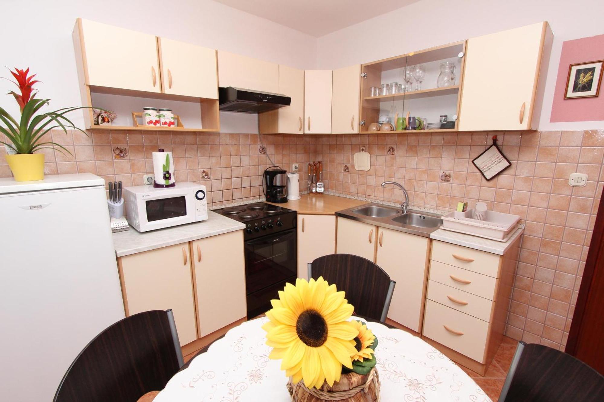 Rooms And Apartment Sanja โรวีน ภายนอก รูปภาพ