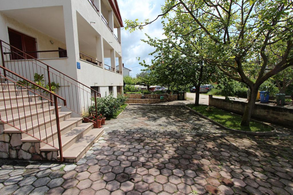 Rooms And Apartment Sanja โรวีน ภายนอก รูปภาพ