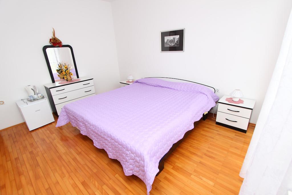 Rooms And Apartment Sanja โรวีน ห้อง รูปภาพ