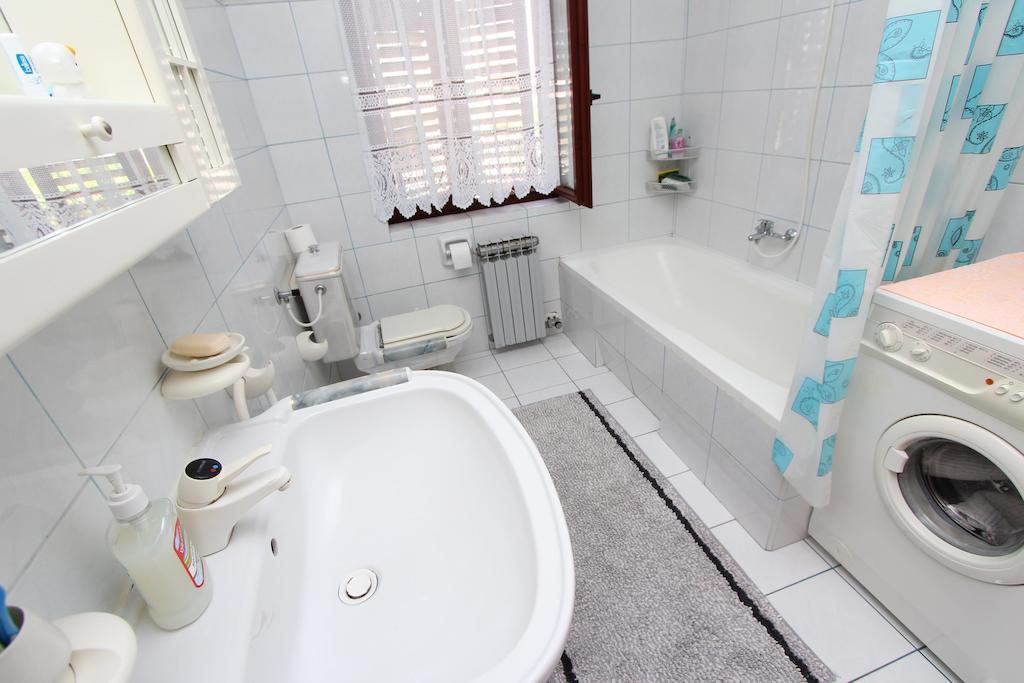 Rooms And Apartment Sanja โรวีน ห้อง รูปภาพ