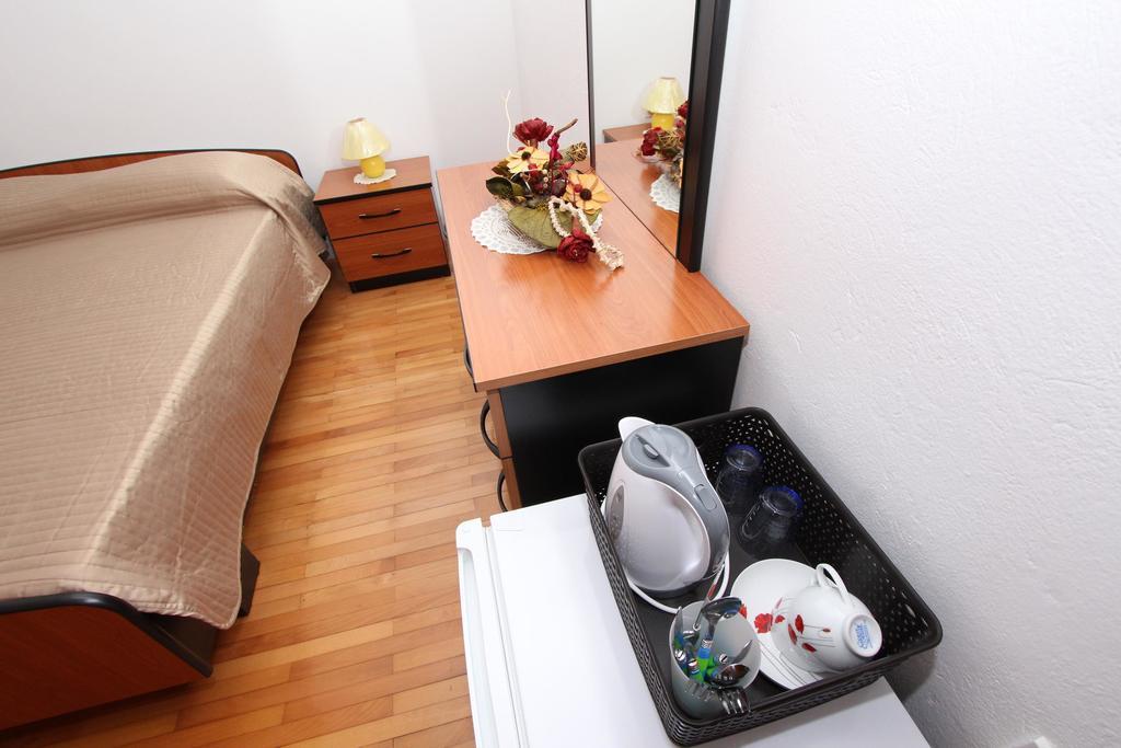 Rooms And Apartment Sanja โรวีน ภายนอก รูปภาพ